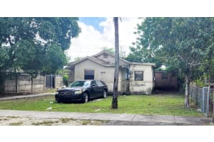 2230 NW 92nd St, Miami, FL 33147, - MLS#A11690092