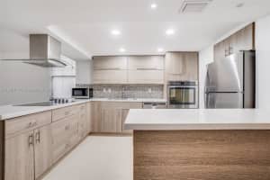 20350 W Country Club Dr 120-4, Aventura