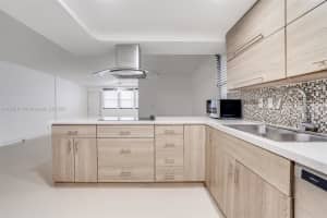 20350 W Country Club Dr Apt 120-4, Aventura, FL 33180, Sold 06/10/26