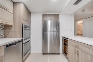 20350 W Country Club Dr Apt 120-4, Aventura, FL 33180, Sold 06/10/26