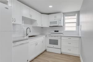 502 SW 87th Ave, Miami, FL 33174, Sold 12/27/24