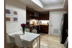 3330 Ne 190 St 1215, Aventura