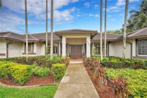 5490 Castlegate Ave, Davie, FL 33331, Sold 05/16/25