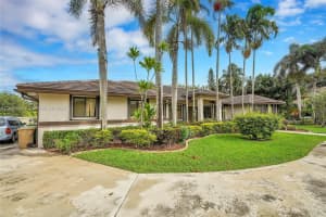 5490 Castlegate Ave, Davie, FL 33331, Sold 05/16/25