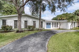 7805 SW 165th St, Palmetto Bay, FL 33157, Sold 01/27/25