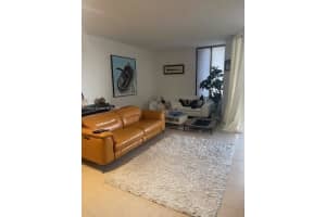 520 Brickell Key Dr A1812, Miami