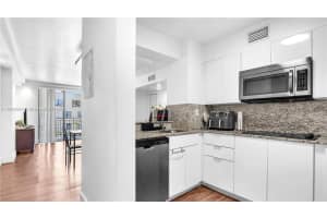 546 SW 1st St, Miami, FL 33130, Sold 12/09/24