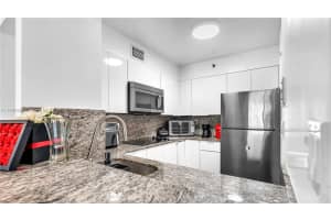 546 SW 1st St, Miami, FL 33130, Sold 12/09/24