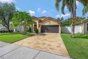 386 SW 206th Ave, Pembroke Pines, FL 33029, Sold 03/06/25