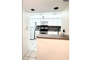100 Lincoln Rd #1025, Miami Beach, FL 33139, Sold 04/21/25