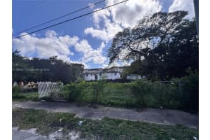 2771 Nw 44th St Miami, FL 33142 Sold 01/07/25
