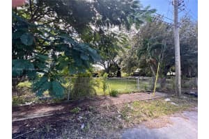 2771 Nw 44th St Miami, FL 33142 Sold 01/07/25