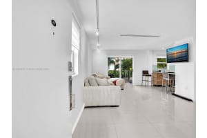 750 Michigan Ave, Miami Beach, FL 33139, Sold 03/31/25