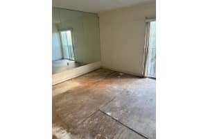 245 NW 109th Ave, Doral, FL 33172, Sold 03/10/25