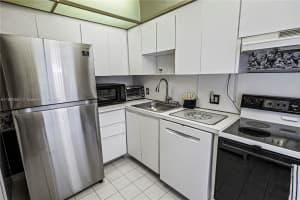 ELDORADO TOWERS, 3675 N Country Club Dr APT 1608, Aventura, FL 33180, Sold 05/01/25