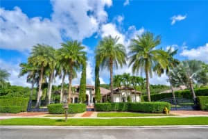 12727 N Winners Cir, Davie, FL 33330, Sold 01/08/25