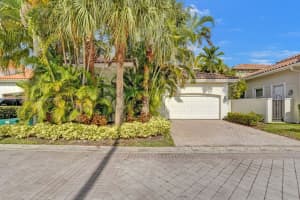 1061 Waterside Ln, Hollywood, FL 33019, Sold 01/17/25