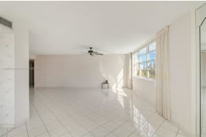 251 174th St, Sunny Isles Beach, FL 33160, Sold 02/10/25