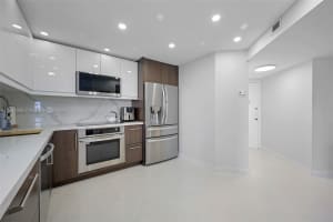 2750 NE 183rd St, Aventura, FL 33160, Sold 04/04/25