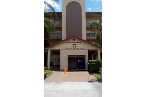 13100 SW 11th Ct, Pembroke Pines, FL 33027, Sold 12/27/24