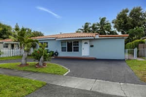280 NE 169th St, North Miami Beach, FL 33162, Sold 01/27/25
