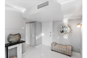 200 Diplomat Pkwy 721 Hallandale Beach, FL 33009 - MLS#A11691227