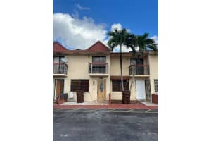 5939 W 16th Ln, Hialeah