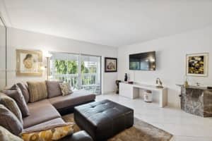 9111 E Bay Harbor Dr APT 3E, Bay Harbor Islands, FL 33154, - MLS#A11691314