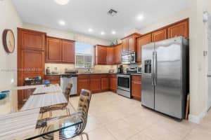8285 Cascada Isles Dr, Hollywood, FL 33024, Sold 02/11/25