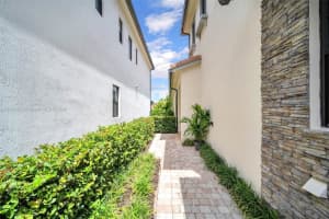 11847 SW 13th Ct, Pembroke Pines, FL 33025, Sold 03/12/25