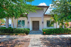 5860 SW 39th Ct, Davie, FL 33314, Sold 01/10/25