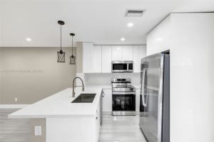 2932 Dorchester Ln, Hollywood, FL 33026, Sold 03/21/25