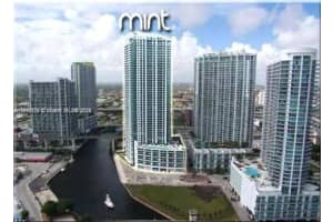 92 Sw 3rd St 1802, Miami