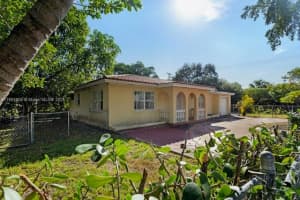 800 NE 129th St, North Miami, FL 33161, Sold 04/14/25