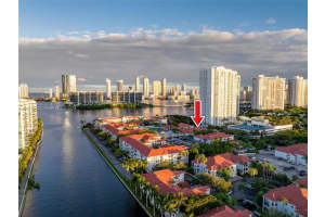 3225 Ne 184th St 10205, Aventura