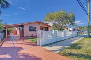3710 SW 89th Ave, Miami, FL 33165, Sold 04/29/25