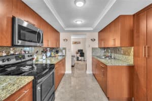 933 W 80th Pl, Hialeah, FL 33014, Sold 02/20/25