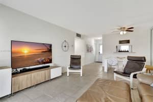 3501 NW 47th Ave APT 504, Lauderdale Lakes, FL 33319, - MLS#A11691966
