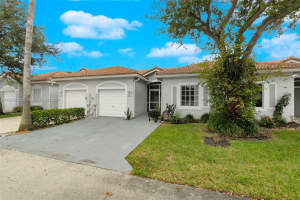 4724 SW 13th St, Deerfield Beach, FL 33442, Sold 04/17/25