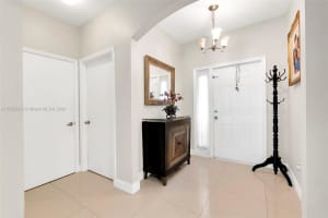 4724 SW 13th St, Deerfield Beach, FL 33442, Sold 04/17/25
