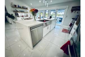 9500 NW 13th St, Pembroke Pines, FL 33024, Sold 02/26/25