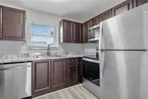 5820 NW 17th Pl APT 112, Sunrise, FL 33313, - MLS#A11692176