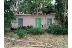 9000 SW 156th St, Palmetto Bay, FL 33157, Sold 01/09/25