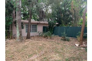 9000 SW 156th St, Palmetto Bay, FL 33157, Sold 01/09/25