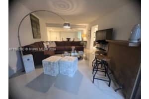 9735 NW 52nd St, Doral, FL 33178, Sold 03/10/25