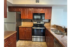 2600 N University Dr, Hollywood, FL 33024, Sold 01/16/25