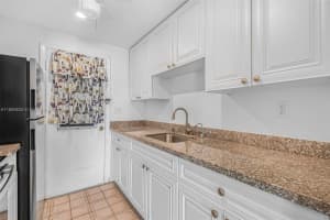 17000 NE 14th Ave APT 301, North Miami Beach, FL 33162, - MLS#A11692625