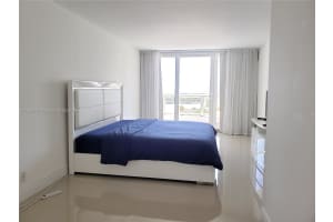 The Grand Doubletree, 1717 N Bayshore Dr a 1253, Miami, FL 33132, Sold 09/08/25