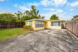 1009 NE 18th St, Fort Lauderdale, FL 33305, Sold 01/13/25