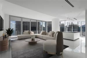 300 Biscayne Blvd Way 3307, Miami